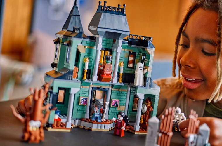 Halloween Lego Haunted Mansion Set